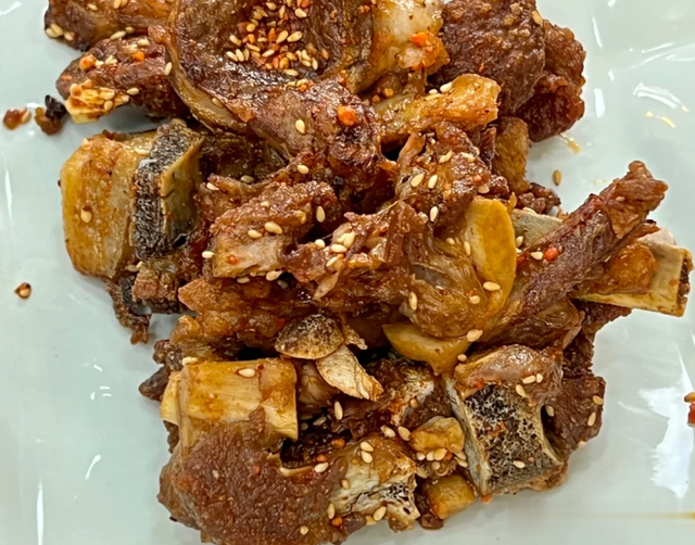 上海女子去甘肃旅游，晚餐5个菜，结账时确认三遍，以为看错了