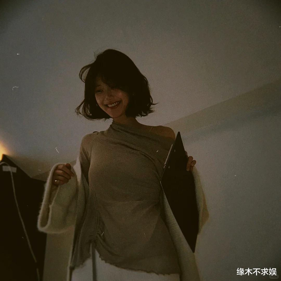 赵露思昨天走路困难，今天做高难度动作，网友嘲讽见证医学奇迹！