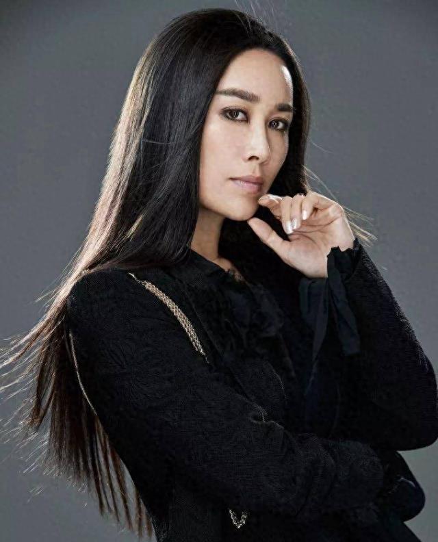 天后之争20年后,再看那英、田震各自的境遇,她们的差距一目了然