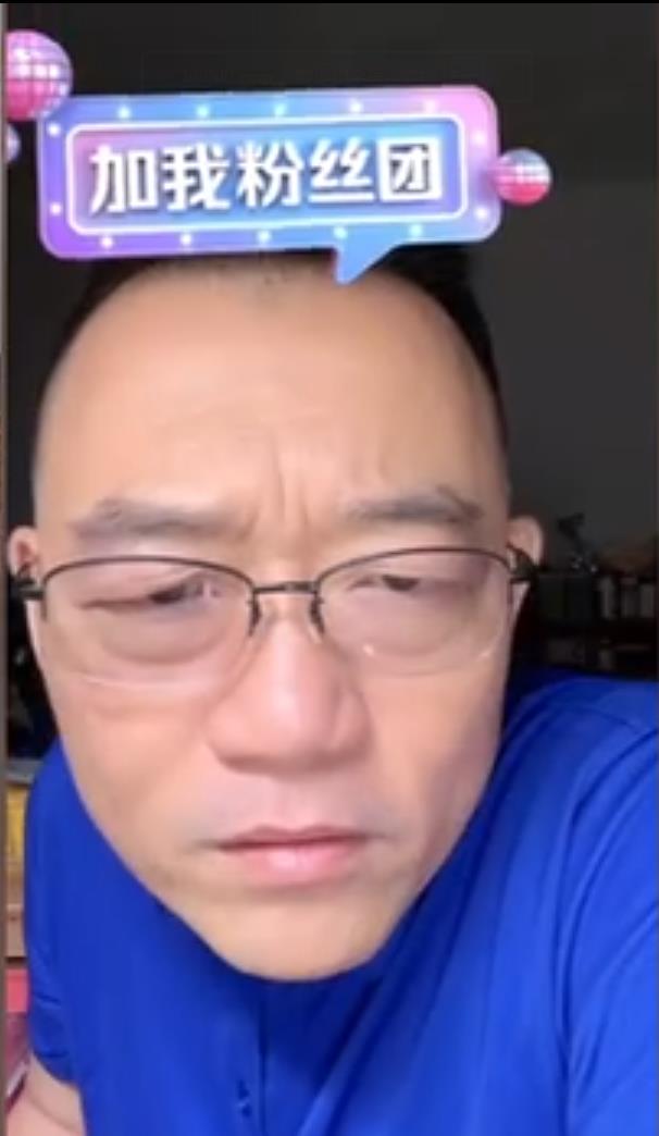 绝妙!杨少华拿“枪”怼狗,儿子相助被制止,网友:言外之意太多