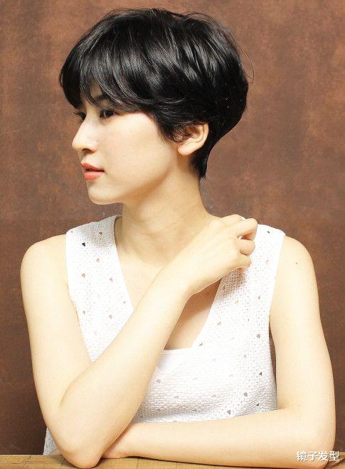 女性朋友如何换发型才完美?这四种方法很不错,很值得大家借鉴