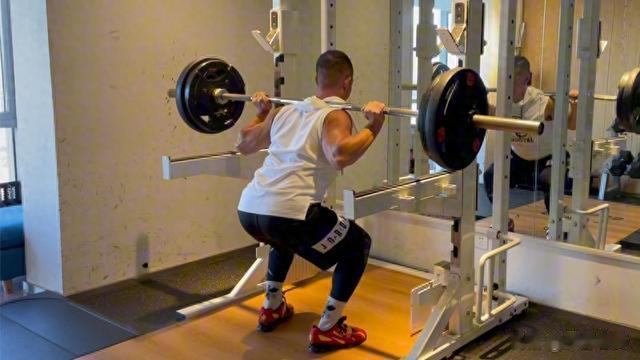 各肌肉部位如何练:肌群分类与训练频率解秘