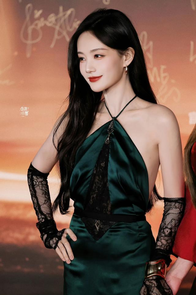 李一桐微博之夜性感图片