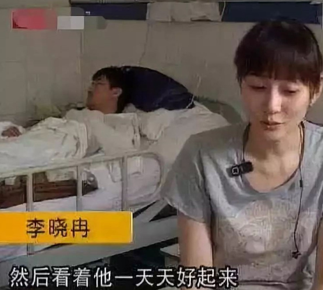 事实证明,47岁的“大号水蜜桃”李小冉,已经走上了另一条道路!