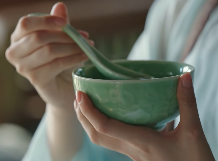 被丑手指拖累的5位男明星,明明有张俊美脸,伸出手却能把人笑死