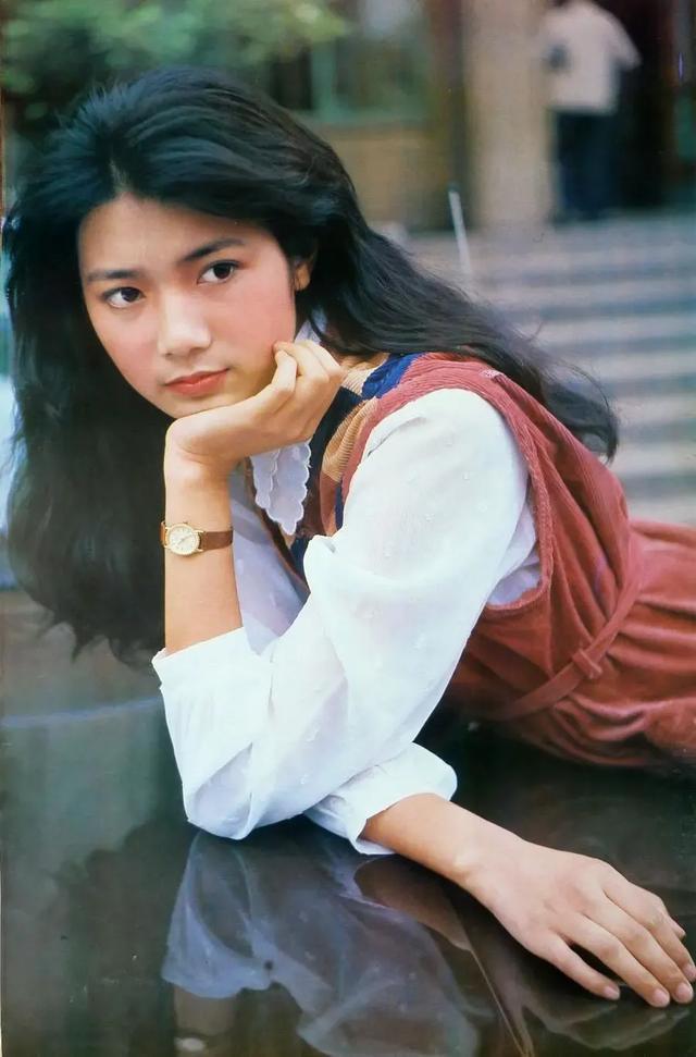 原来他们现实中是两父女，爸爸是视帝，女儿惊艳了那个时代