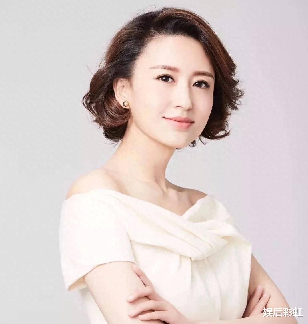 摊牌了,前央视主持人张蕾“新身份”被官宣:终于等到这一天!