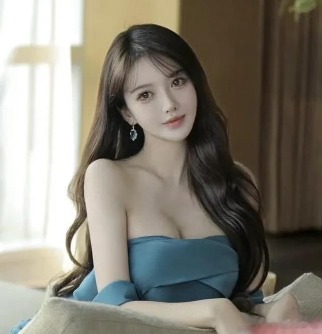 叶珂探班黄晓明，当场秀恩爱，狗仔称Baby和黄晓明复合，想都别想