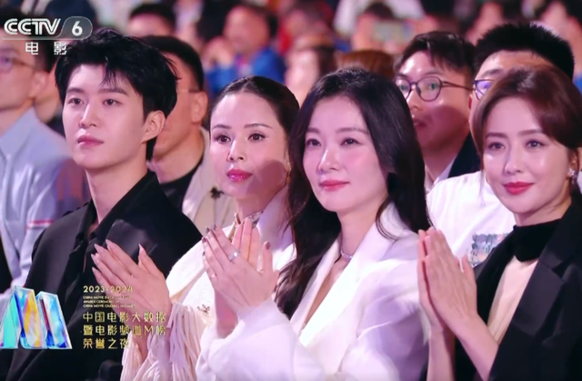 湖北这一晚，江湖地位，咖位大小，在70岁成龙身上体现的淋漓尽致