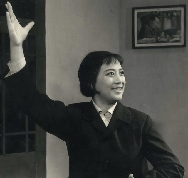 “观音”扮演者左大玢有多美？与主席是忘年交，颜值不输一线女星