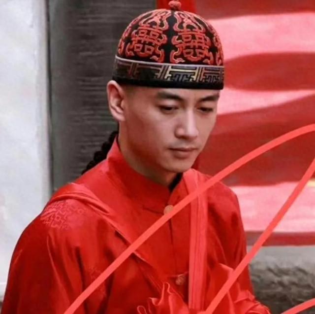 陈晓《大生意人》路透:面露憔悴很显老,与女演员聚餐后独自离开