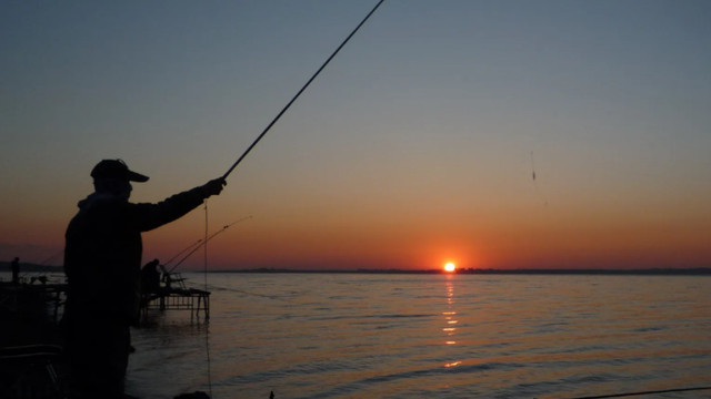 夏季高温难钓鱼？选这4种天气出钓，鱼情大好，钓友们别放过