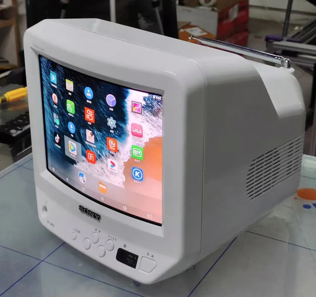 大神暴改索尼老电视,换成2K曲面屏,能跑安卓7.0系统