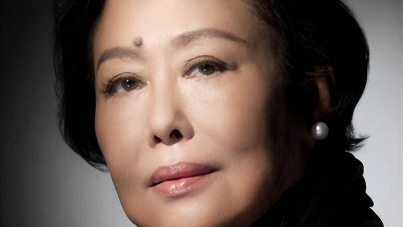 斯琴高娃：74岁被除名“国家一级演员”，儿子入狱、老公去世，她说不后悔？