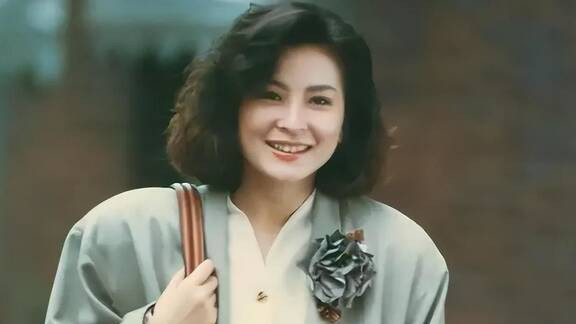 被母爱毁了的一代天后陈淑桦，一生无性无爱，最终孤独到老