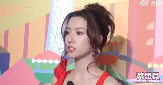 蔡思贝、陈自瑶同框but佢赢晒！独揽4剧成“剧后”，事业、爱情双丰收~