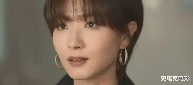 42岁万茜凌晨五点运动:穿拖鞋锻炼身材一绝,和25岁小姑娘一样