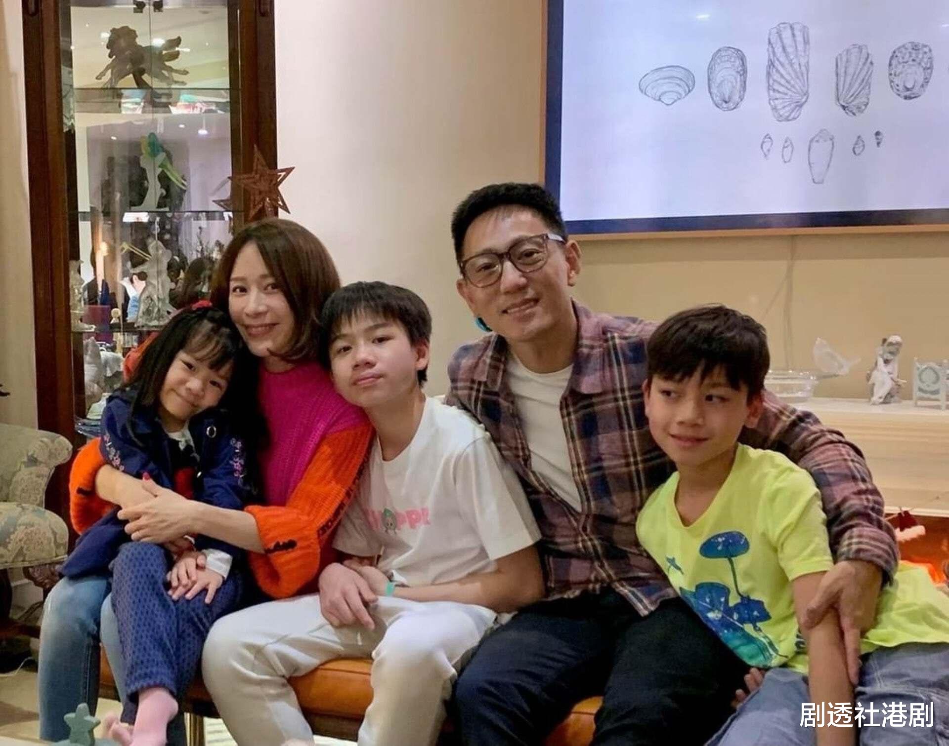 香港女星复出转型做网红,遭网友嫌弃过气,因老公家暴险些离婚