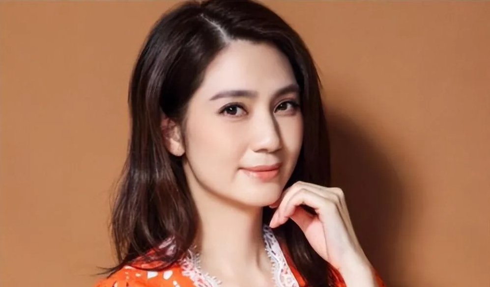 吃到小鲜肉的10大女明星,快来看一看