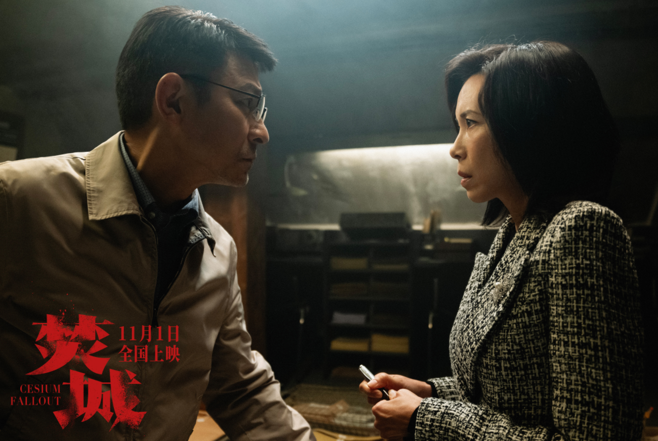 学贾玲减肥30斤拍电影，成本超1亿，黄晓明新片预售票房仅2.1万