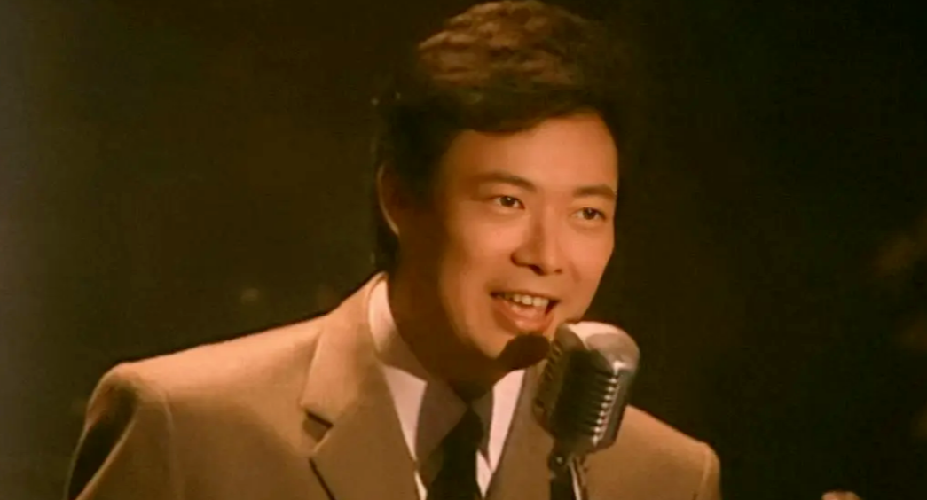 事实证明，67岁无妻无子的费玉清，已经踏上了另一条人生大道