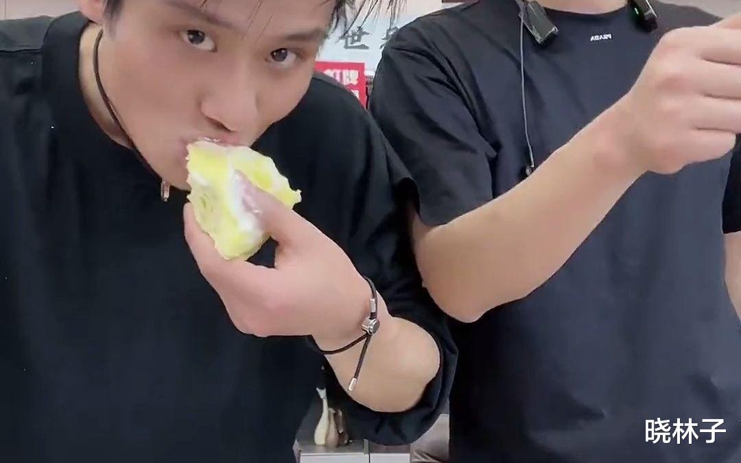 削骨打胎骂老婆，骗粉丝卖假货，小杨哥好运到头，三只羊面临倒闭