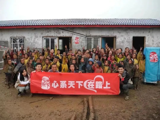 三星W24：萬元高端旗艦，堅持16年之久，它到底有什么魅力？