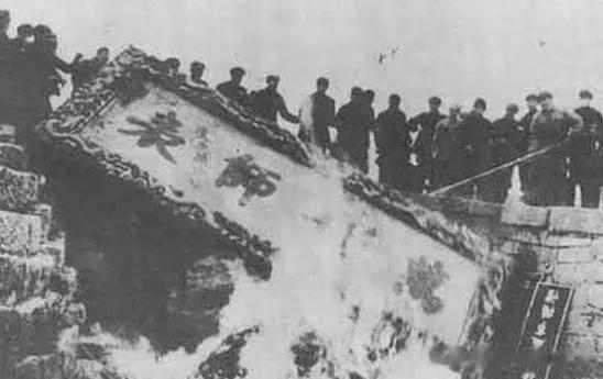 40年前，一对黄花梨圈椅甩卖10块！如今却价值千万