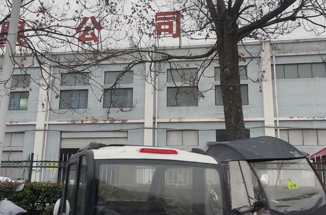 315晚会曝光梅菜扣肉后，疯狂小杨哥也受牵连，罗翔的担心恐成真