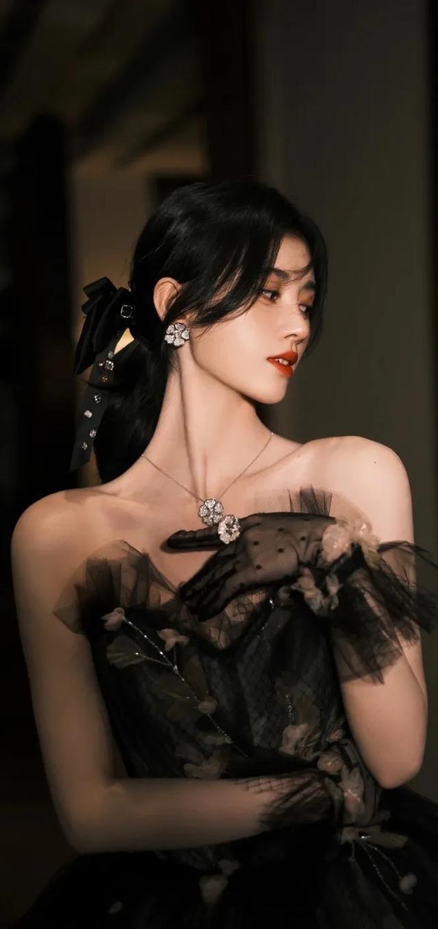 鞠婧祎:长相与身材的绝美融合,《如意芳菲》中傅容的完美诠释