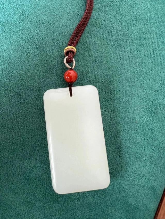 ?和田玉里的“羊脂玉”，到底好在哪？