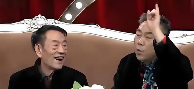 再次出现直播的杨议，连面相都变了，当初郑好说的话终于有人信了