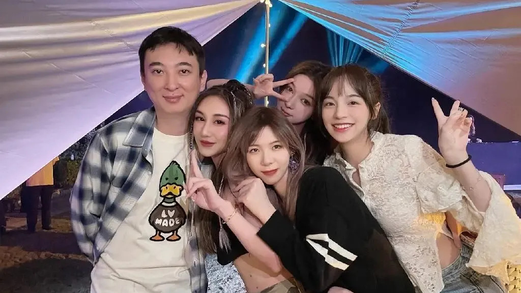 王思聪每月给女儿25万，黄一鸣美容花费其中1.6%，网友表示不过分