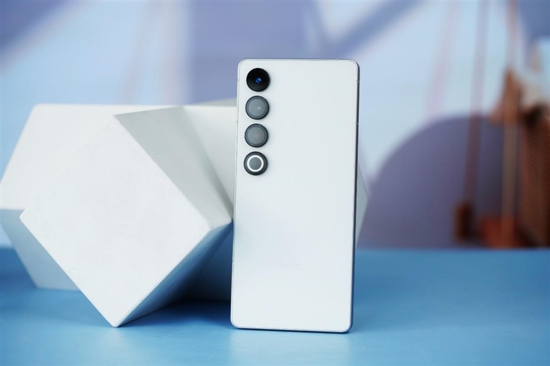 买手机建议“一步到位”：目前这四款拍照几乎“无敌”，性能强