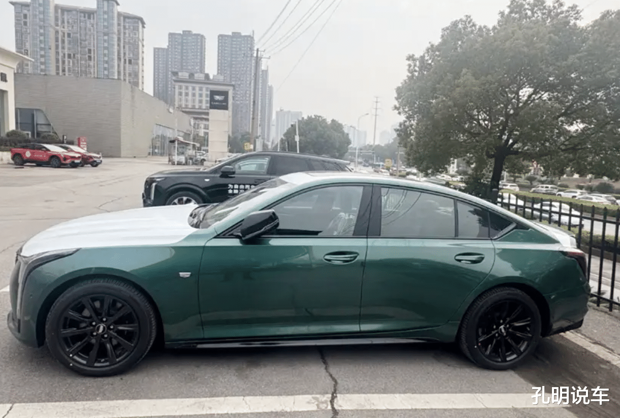 黑标黑耳黑轮毂，全新凯迪拉克CT5挺优雅，价格让步多少能满意？