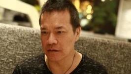 他曾是著名主持，富婆包养10年后精神失常，60岁看破红尘出家修佛