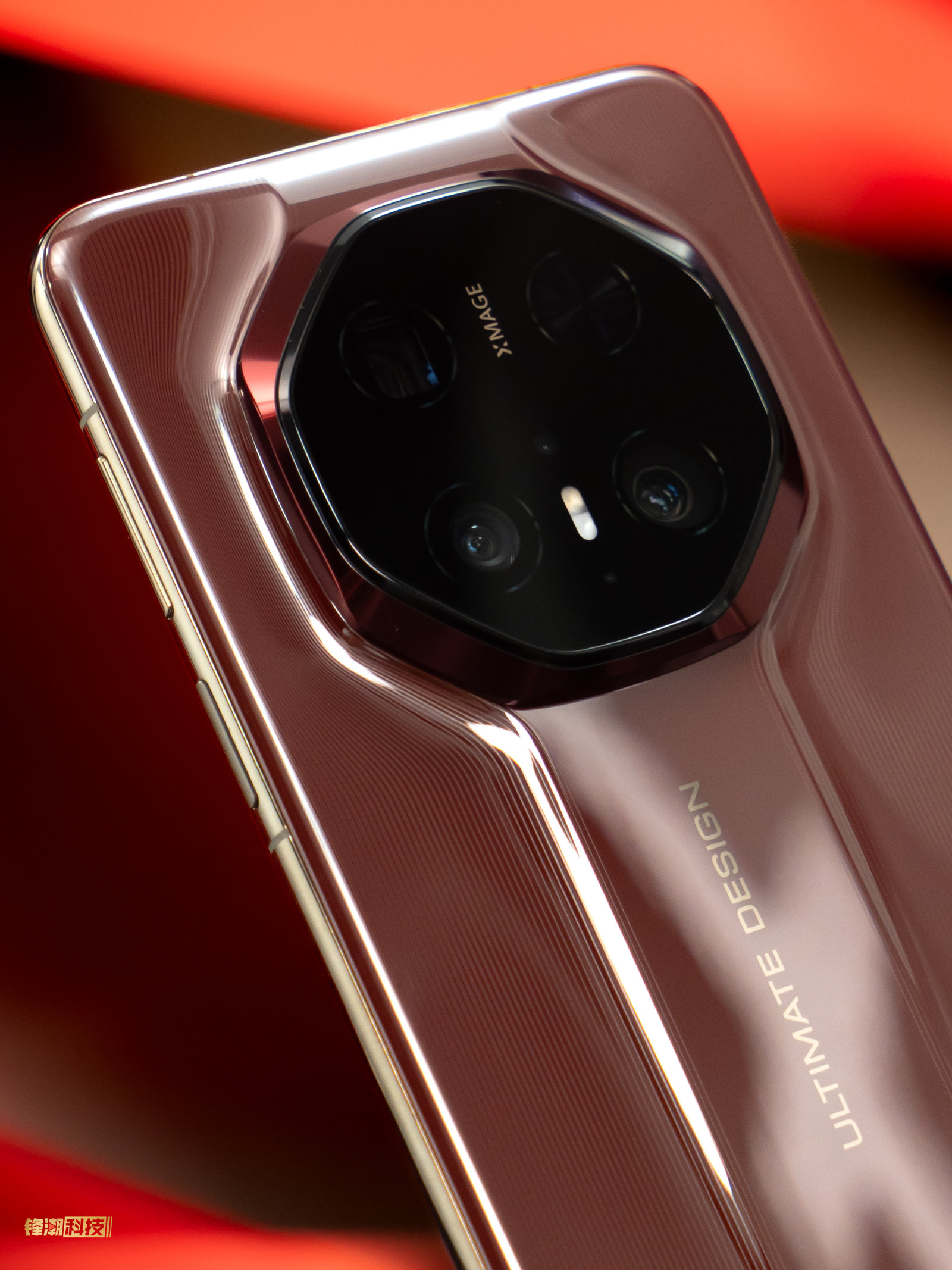 央媒發(fā)聲，震撼揭秘！華為Mate70系列，消費(fèi)者的誤區(qū)一網(wǎng)打盡！