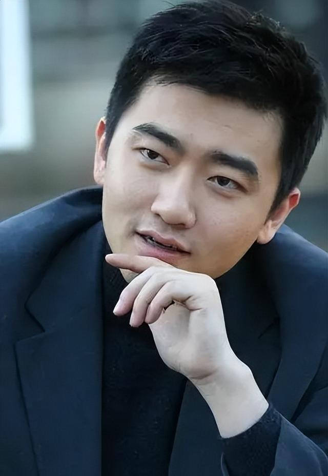 “央视败类”芮成钢,吃了六年牢饭,如今混得风生水起,身价过亿