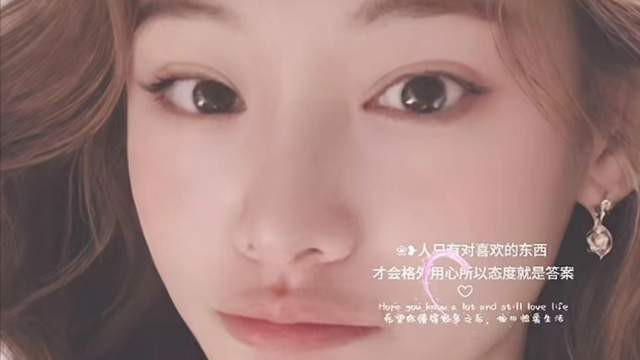 郑爽晒近照模样变形，计划签新人直播带货，为割粉丝韭菜不停折腾