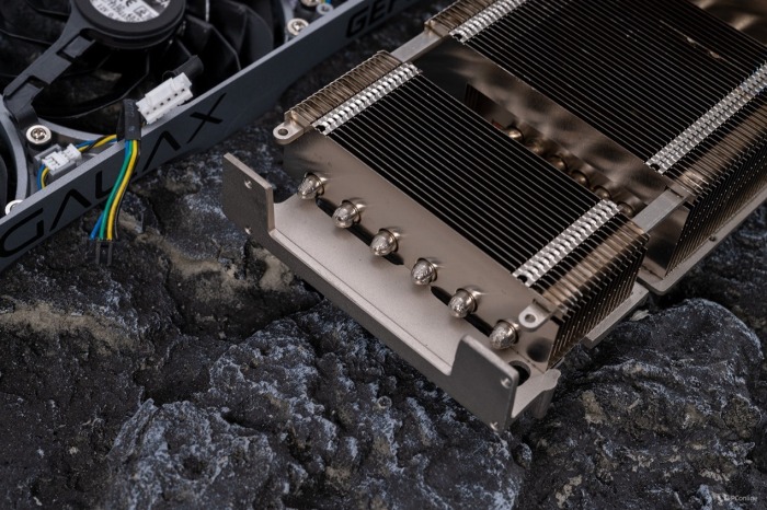 经典不朽！影驰4070 Ti S经典金属大师上手体验