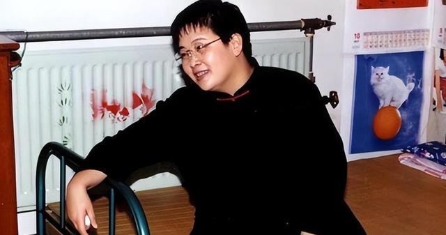 央视胖主持张越，如今鼻孔外翻身形暴瘦，离开央视后她经历了什么