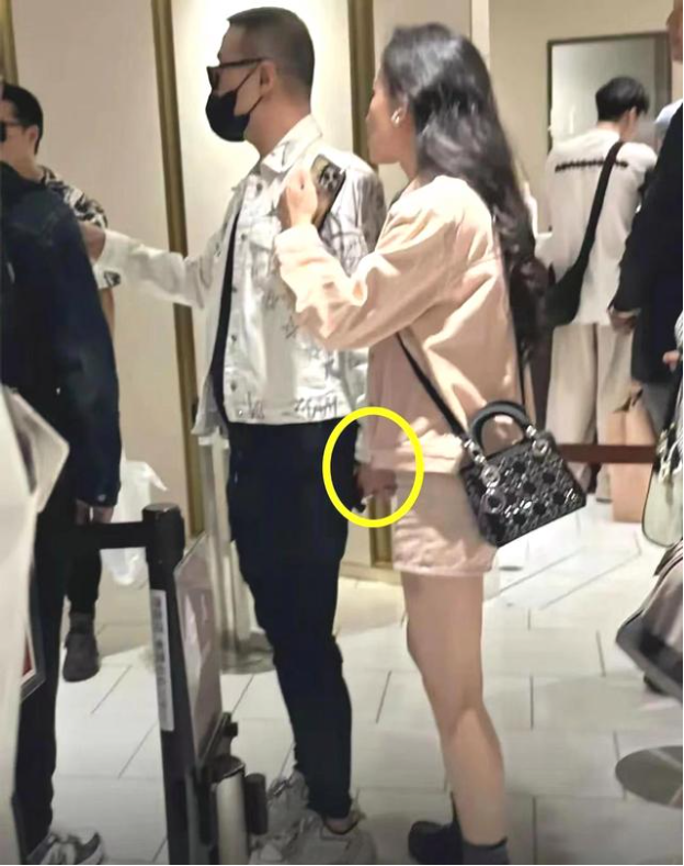 汪峰森林北约会，戴戒指疑似好事将近，他照用这两招赢得美人心