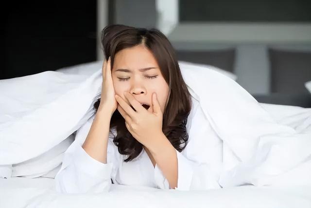 失眠是因为维生素不足？提醒：补充这3种维生素，让你睡个安稳觉
