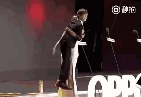 为前途,李枫隐忍郭敬明职场骚扰七年,陈学冬知后小号发文:无助