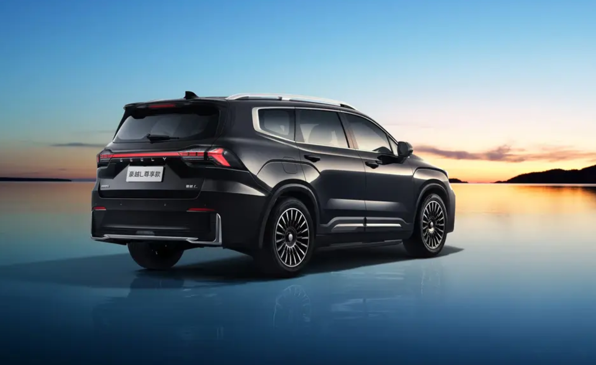 12.79入手7座SUV，218马力+325牛·米，网友：2.0T真的很猛