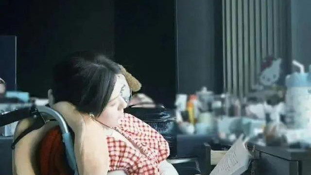 S妈连续发文，台媒心理师认为她疑似有精神问题，小S的情况更严重