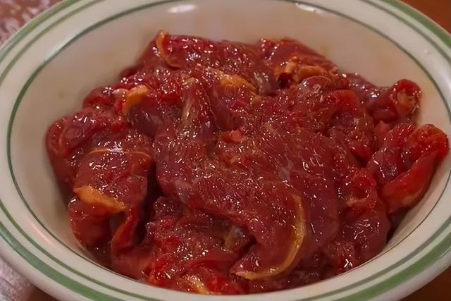 春天是“养骨”黄金期，有钱没钱，吃这3样，强筋健骨，腿脚有力