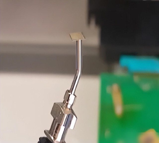 我国推出微型核电池,50年能稳定自发电,装手机上可以无限续航?