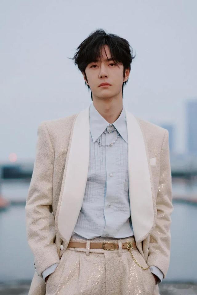 跨年晚会一夜，最帅男艺人洗牌，酷盖登顶，于适第9嘉伦第8李现6