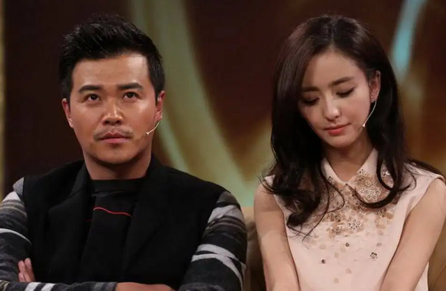 陈思诚公司泰国团建,刘昊然,文咏珊都在,前妻佟丽娅好美像20岁